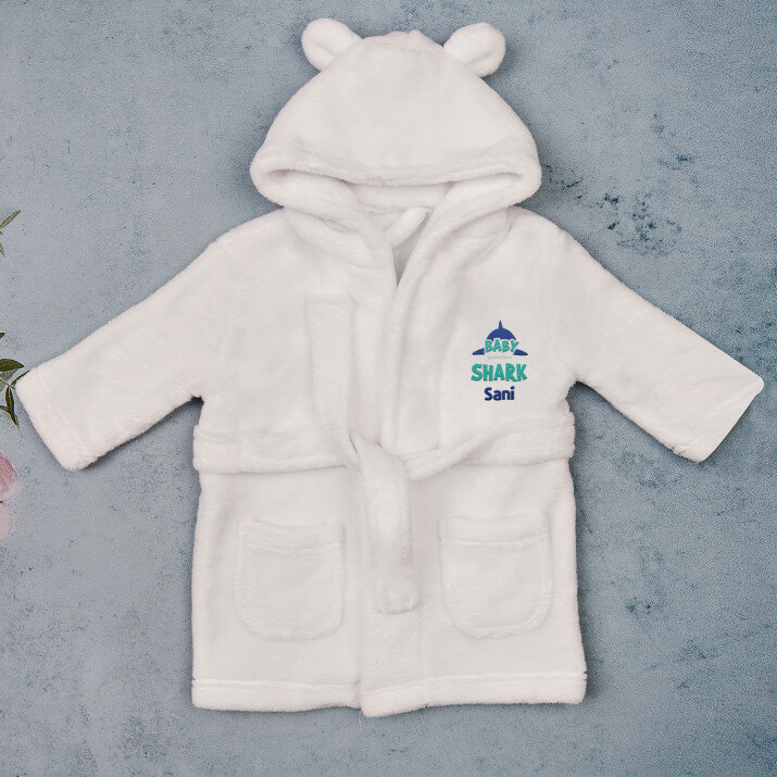 Baby shark - Gyerek fürdőköpeny hímzéssel