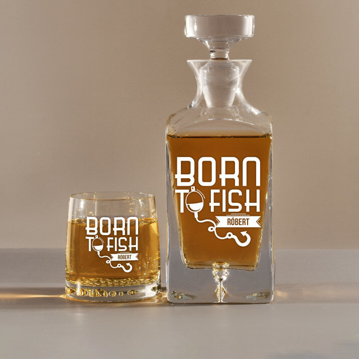 Born to fish - Gravírozott whisky kancsó és poharak készlete