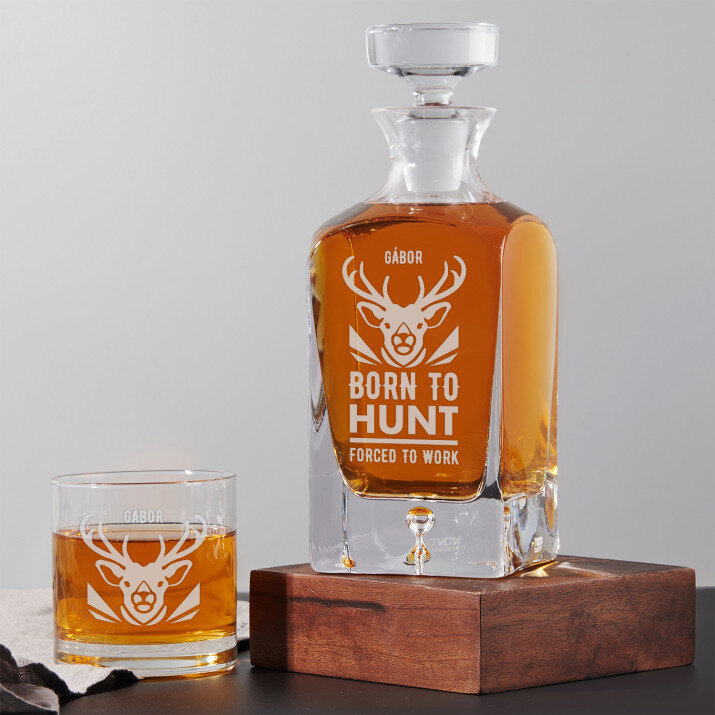 Born to hunt - Gravírozott whisky kancsó és poharak készlete