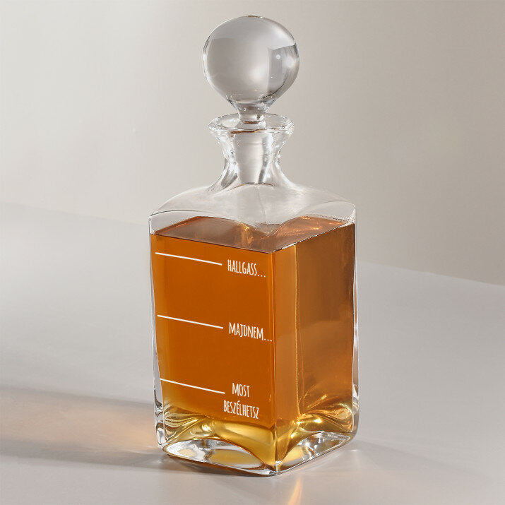 Hallgass - Gravírozott whisky kancsó