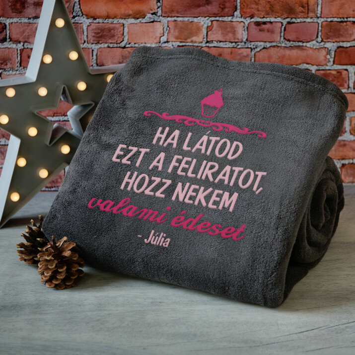 Valami édes - Hímzett takaró