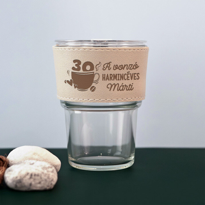 A vonzó harmincéves - Üvegbögre 