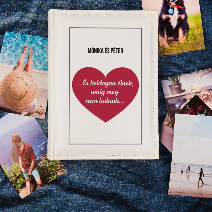 Boldogan élnek - Személyre szabott fotóalbum Boldogan élnek - Személyre szabott fotóalbum