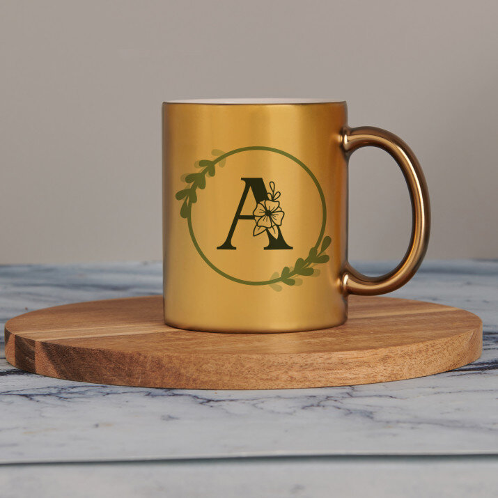 Monogram egy virágkörben - Arany bögre