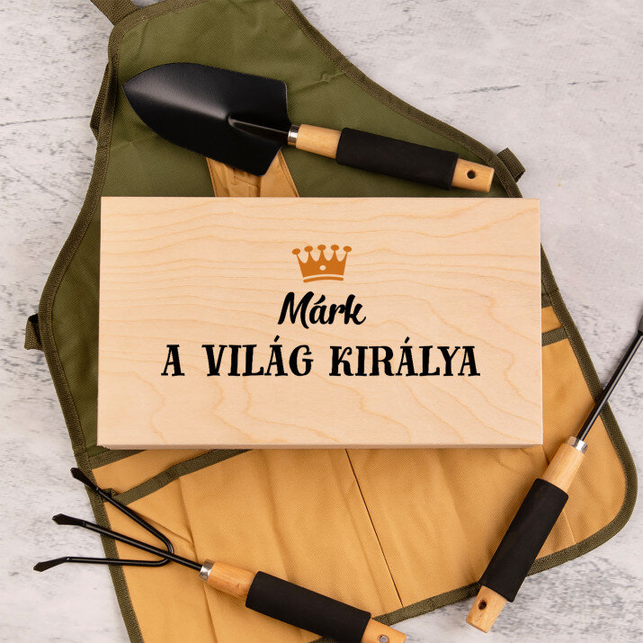 A világ királya - Kerti szerszámkészlet kötényben