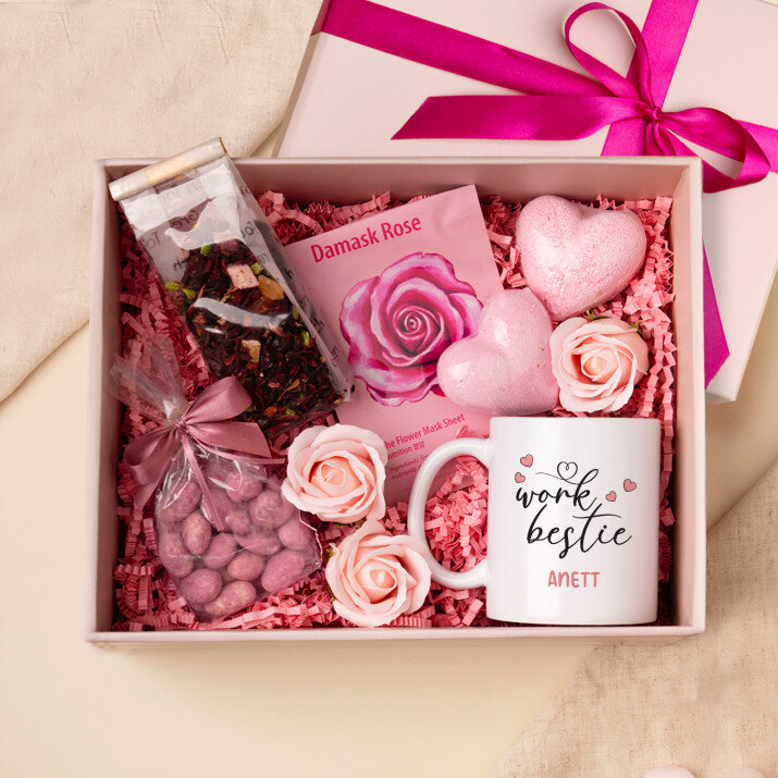 Ajándékkészlet bögrével és fürdőtabletta rózsával munkatársnak