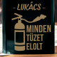 Minden tüzet elolt - Gravírozott laposüveg flaska